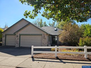 1395 West Meadows Dr NW, Salem, OR 97304