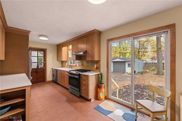 553 Kenilworth Road, Bay Village, OH 44140