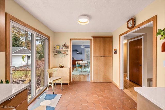 553 Kenilworth Road, Bay Village, OH 44140