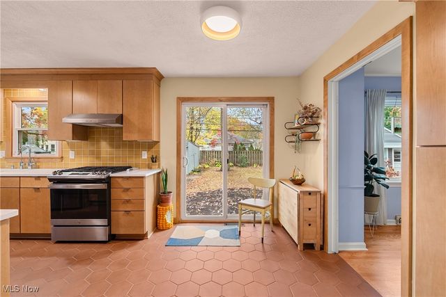 553 Kenilworth Road, Bay Village, OH 44140