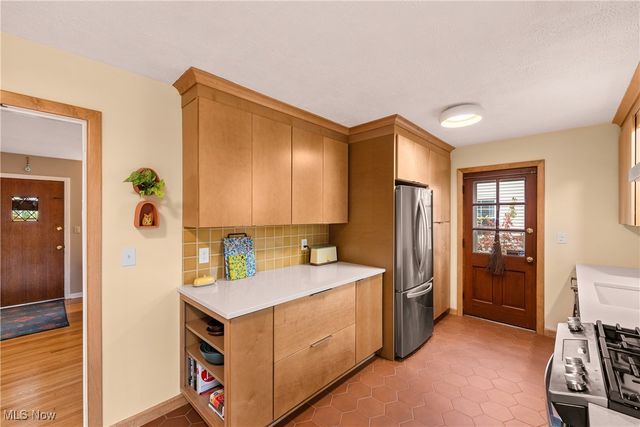 553 Kenilworth Road, Bay Village, OH 44140