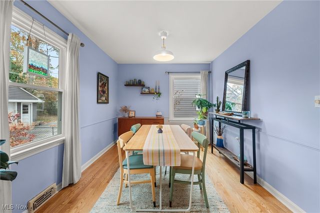 553 Kenilworth Road, Bay Village, OH 44140