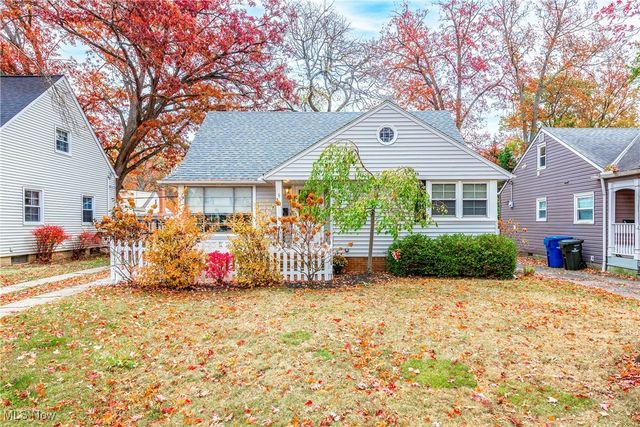 553 Kenilworth Road, Bay Village, OH 44140