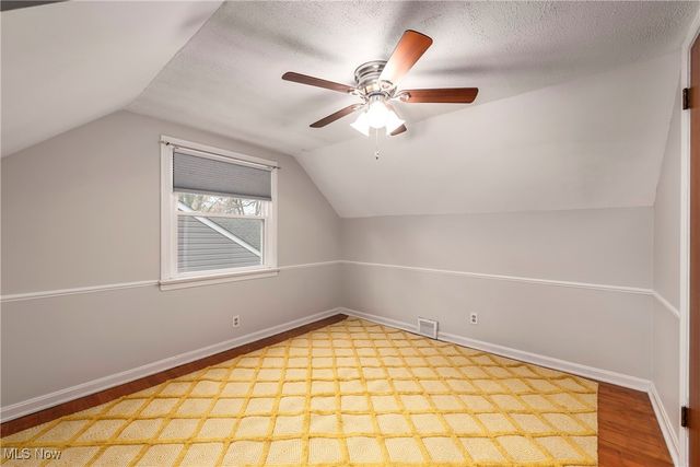 553 Kenilworth Road, Bay Village, OH 44140