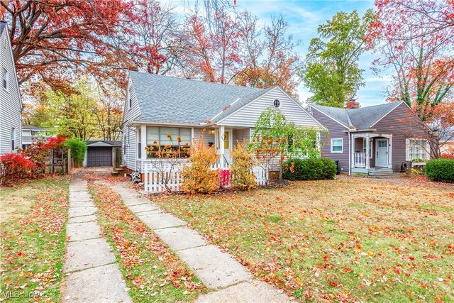 553 Kenilworth Road, Bay Village, OH 44140