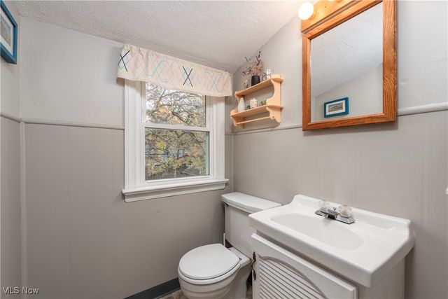 553 Kenilworth Road, Bay Village, OH 44140