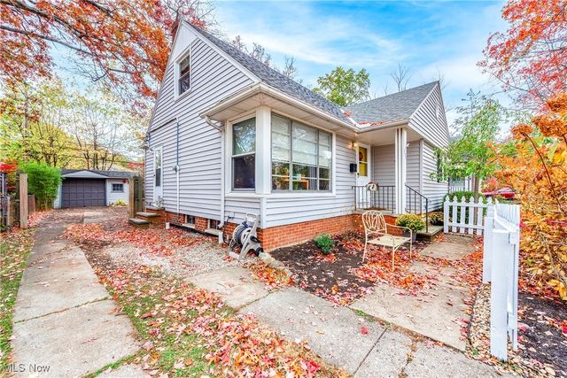 553 Kenilworth Road, Bay Village, OH 44140