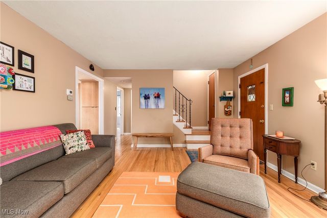 553 Kenilworth Road, Bay Village, OH 44140