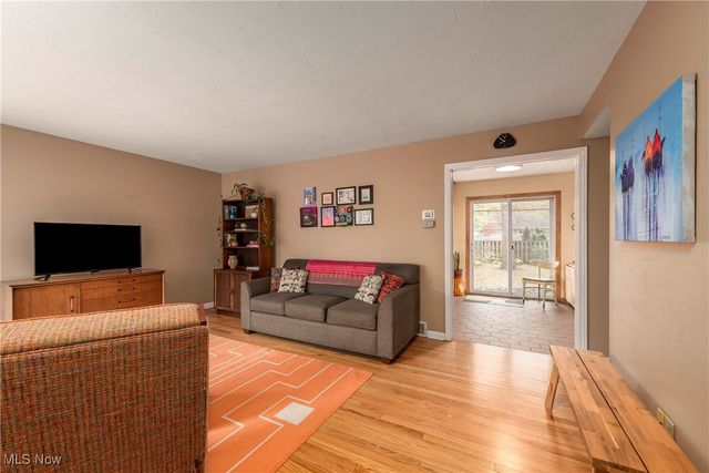 553 Kenilworth Road, Bay Village, OH 44140