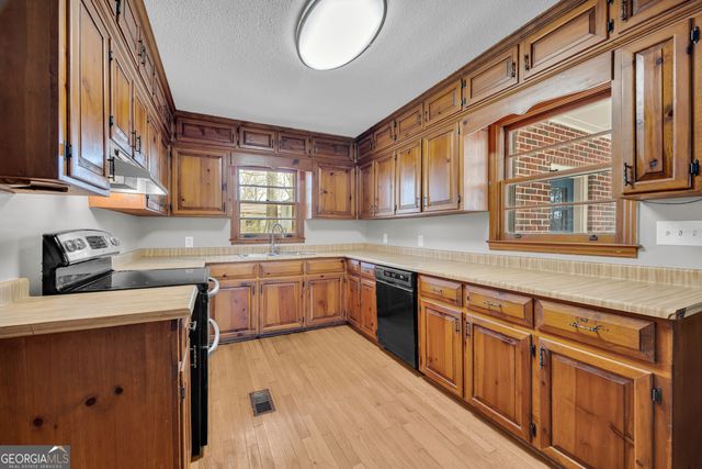 93 Hickory Circle, Toccoa, GA 30577