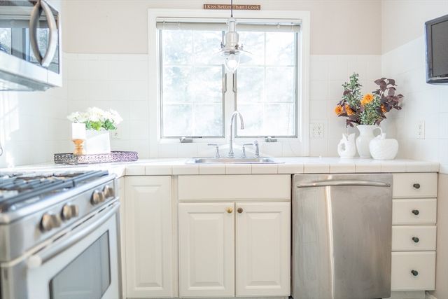 34 Maushop Ave, Barnstable, MA 02630