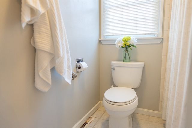 34 Maushop Ave, Barnstable, MA 02630