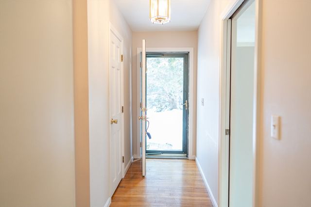 34 Maushop Ave, Barnstable, MA 02630