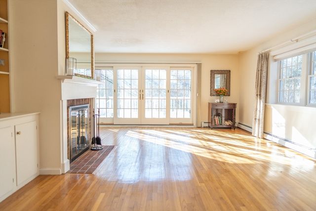 34 Maushop Ave, Barnstable, MA 02630