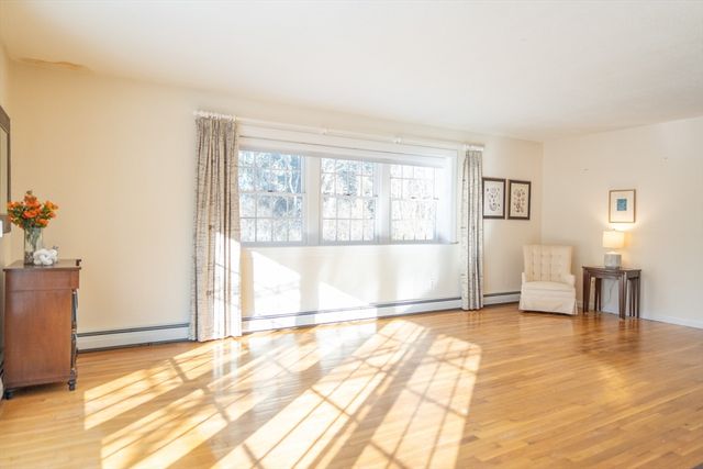 34 Maushop Ave, Barnstable, MA 02630