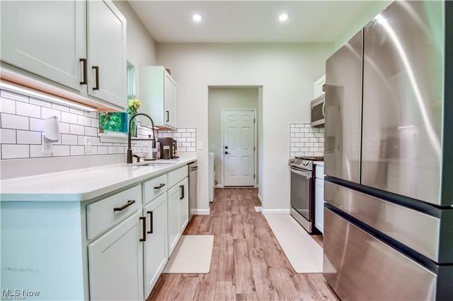 5020 Lakeview Drive, Mentor, OH 44060