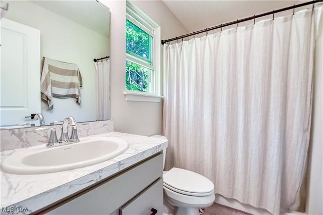 5020 Lakeview Drive, Mentor, OH 44060