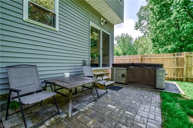 5020 Lakeview Drive, Mentor, OH 44060