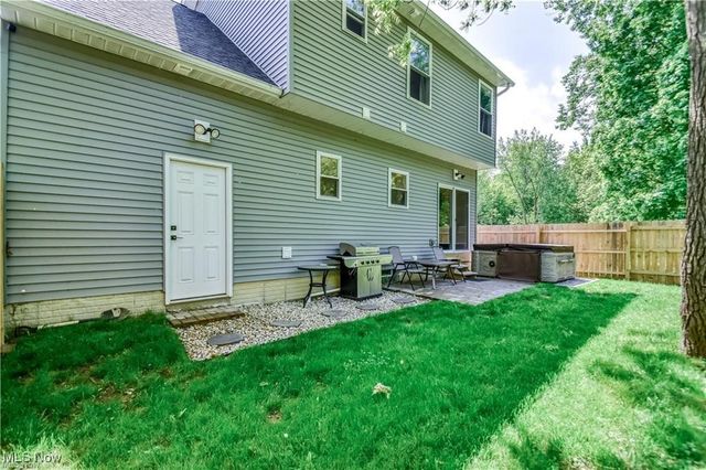5020 Lakeview Drive, Mentor, OH 44060