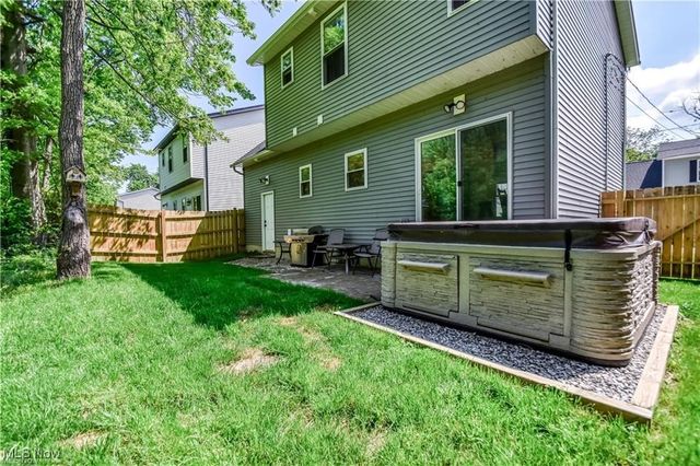 5020 Lakeview Drive, Mentor, OH 44060