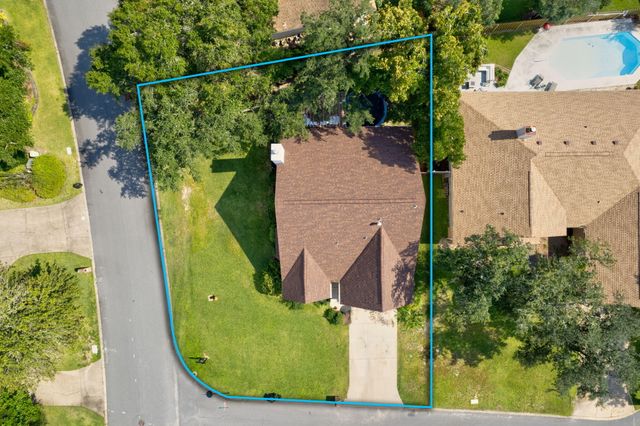 2812 Lee Trevino Court, Shalimar, FL 32579