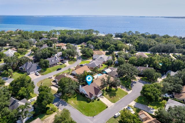 2812 Lee Trevino Court, Shalimar, FL 32579