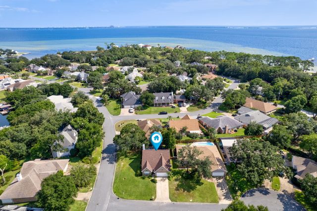 2812 Lee Trevino Court, Shalimar, FL 32579