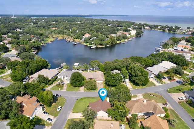 2812 Lee Trevino Court, Shalimar, FL 32579