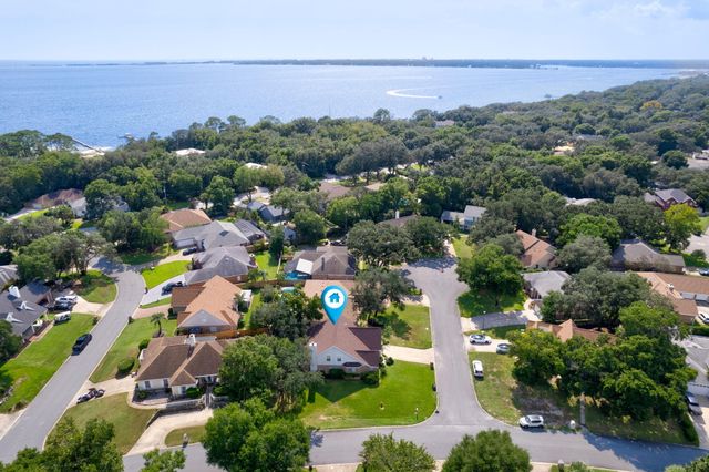 2812 Lee Trevino Court, Shalimar, FL 32579