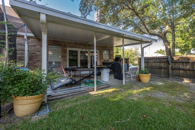 2812 Lee Trevino Court, Shalimar, FL 32579