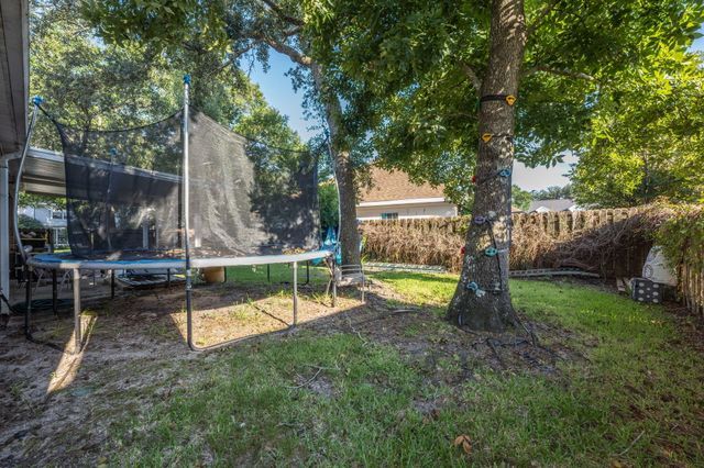 2812 Lee Trevino Court, Shalimar, FL 32579