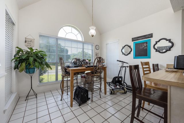 2812 Lee Trevino Court, Shalimar, FL 32579