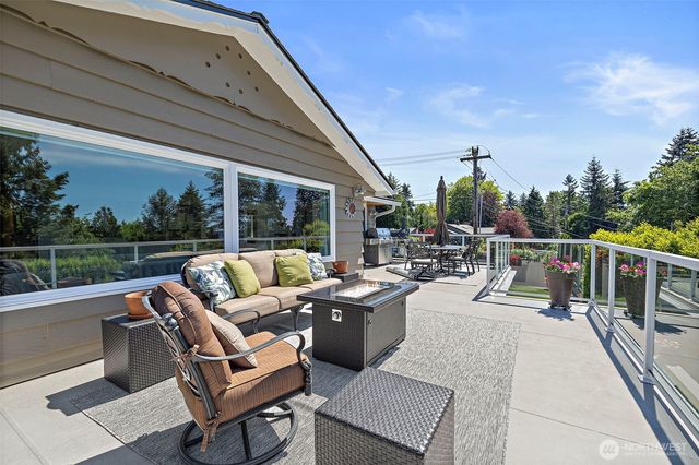 19479 Normandy Park Drive SW, Normandy Park, WA 98166