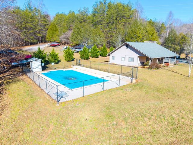 56 Cross Creek, Robbinsville, NC 28771