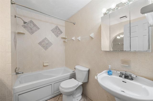 7402 W KNIGHTS GRIFFIN ROAD, Plant City, FL 33565
