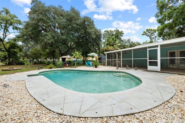 7402 W KNIGHTS GRIFFIN ROAD, Plant City, FL 33565
