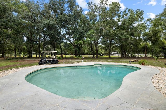 7402 W KNIGHTS GRIFFIN ROAD, Plant City, FL 33565