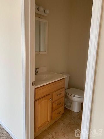 541 Middlesex Avenue 1, Metuchen, NJ 08840