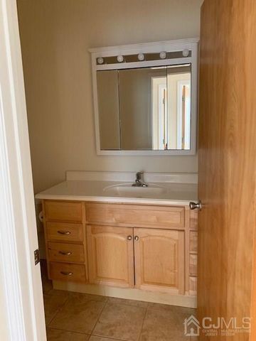 541 Middlesex Avenue 1, Metuchen, NJ 08840