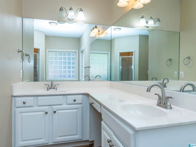 6515 OAK CREST COVE, Hoover, AL 35244