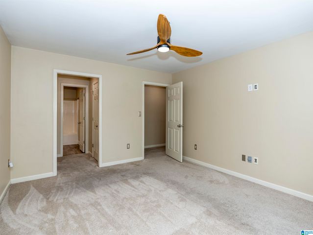 6515 OAK CREST COVE, Hoover, AL 35244