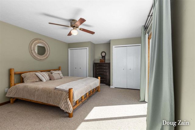 1860 Sandrel Drive, Grand Rapids, MI 49505