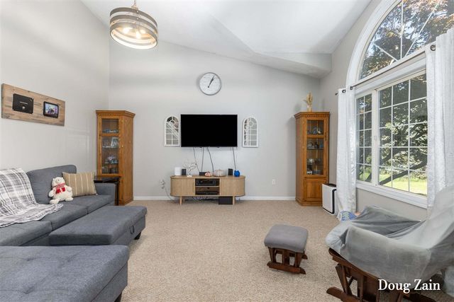 1860 Sandrel Drive, Grand Rapids, MI 49505