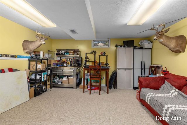 1860 Sandrel Drive, Grand Rapids, MI 49505