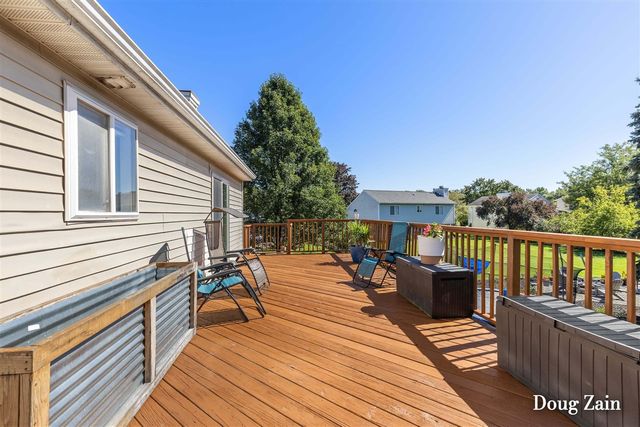 1860 Sandrel Drive, Grand Rapids, MI 49505