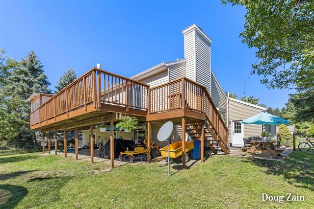 1860 Sandrel Drive, Grand Rapids, MI 49505