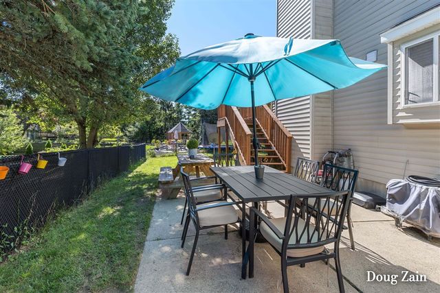 1860 Sandrel Drive, Grand Rapids, MI 49505
