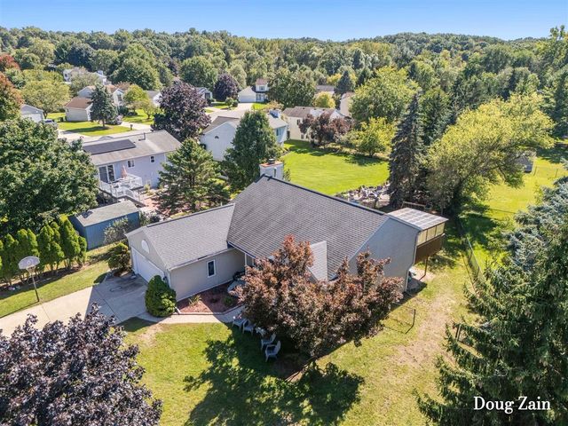 1860 Sandrel Drive, Grand Rapids, MI 49505