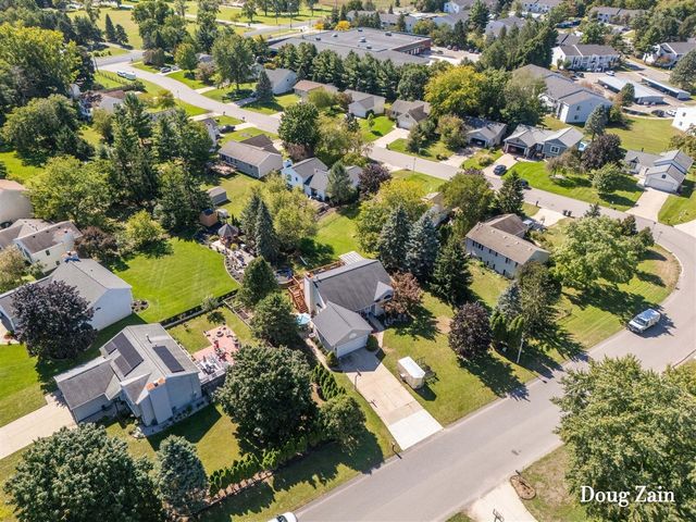 1860 Sandrel Drive, Grand Rapids, MI 49505