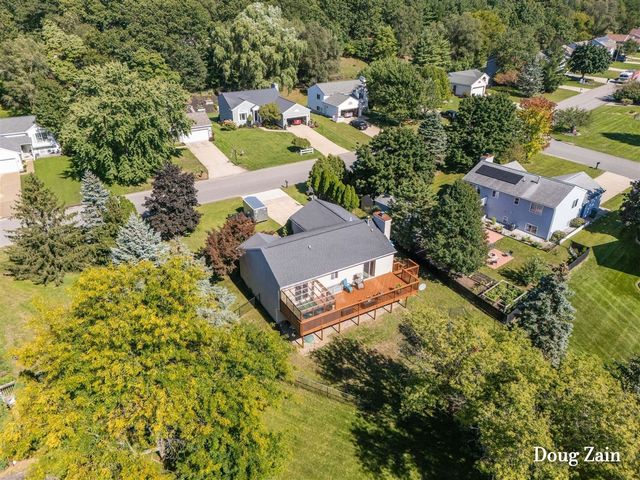 1860 Sandrel Drive, Grand Rapids, MI 49505
